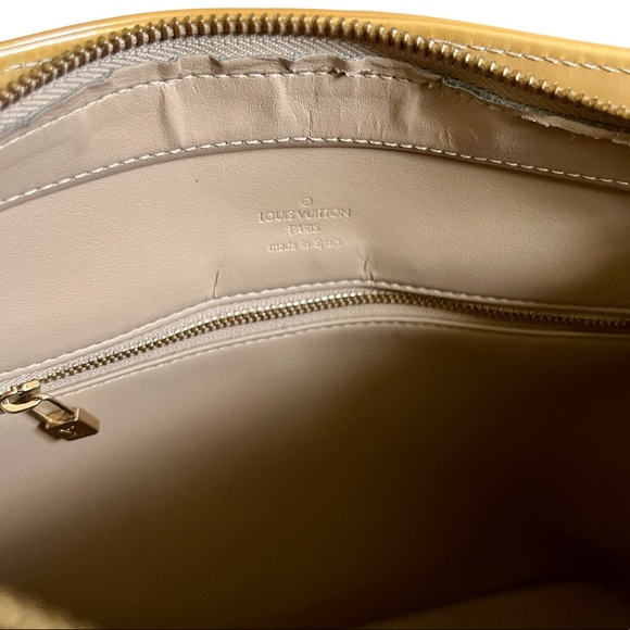 Louis Vuitton • 2pc Set Authentic Yellow Vernis Houston Bag and Trifold Wallet - Picture 9 of 16